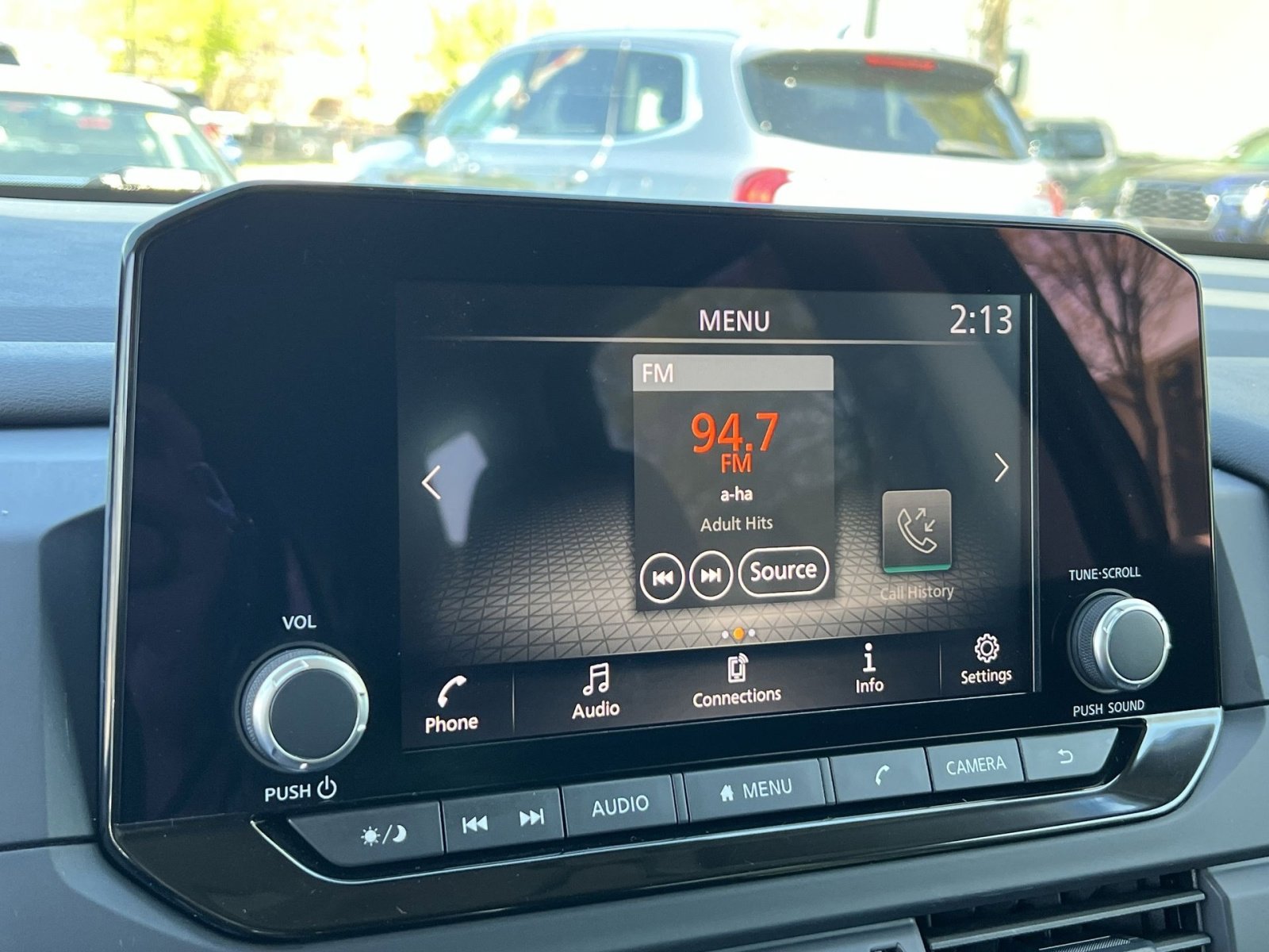 Used 2024 Nissan Pathfinder S image 13