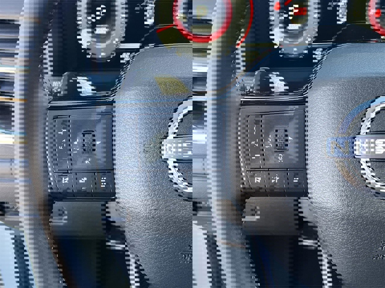 Certified 2025 Nissan Rogue Platinum w/ Tech Package image 11