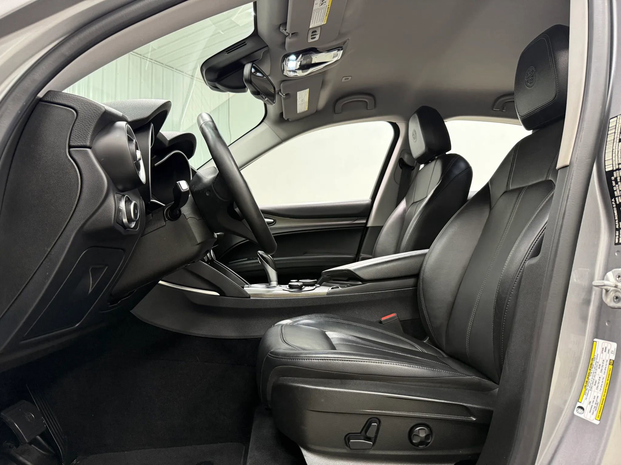 Used 2018 Alfa Romeo Stelvio Ti image 15