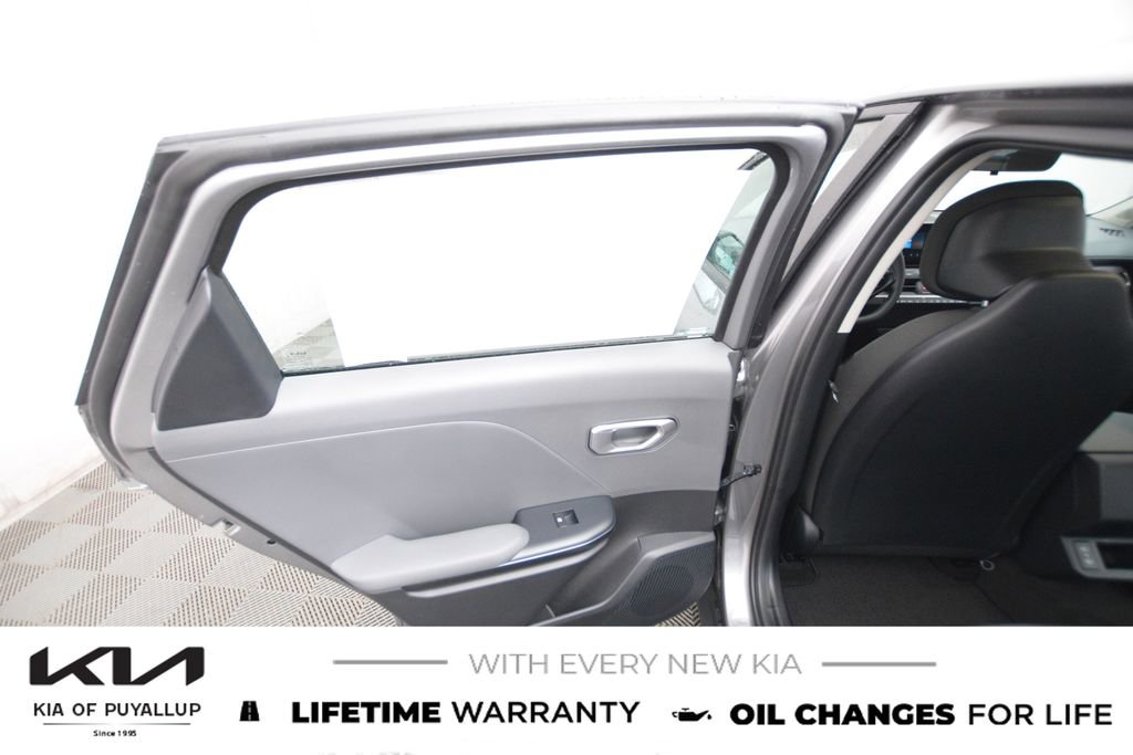 New 2025 Kia K4 LXS image 11
