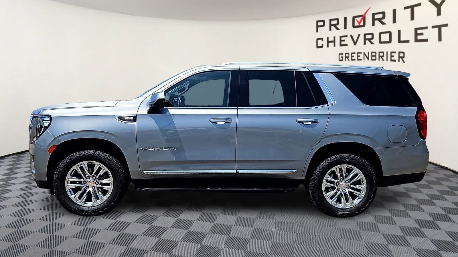 Used 2024 GMC Yukon SLT AWD/4WD image 5