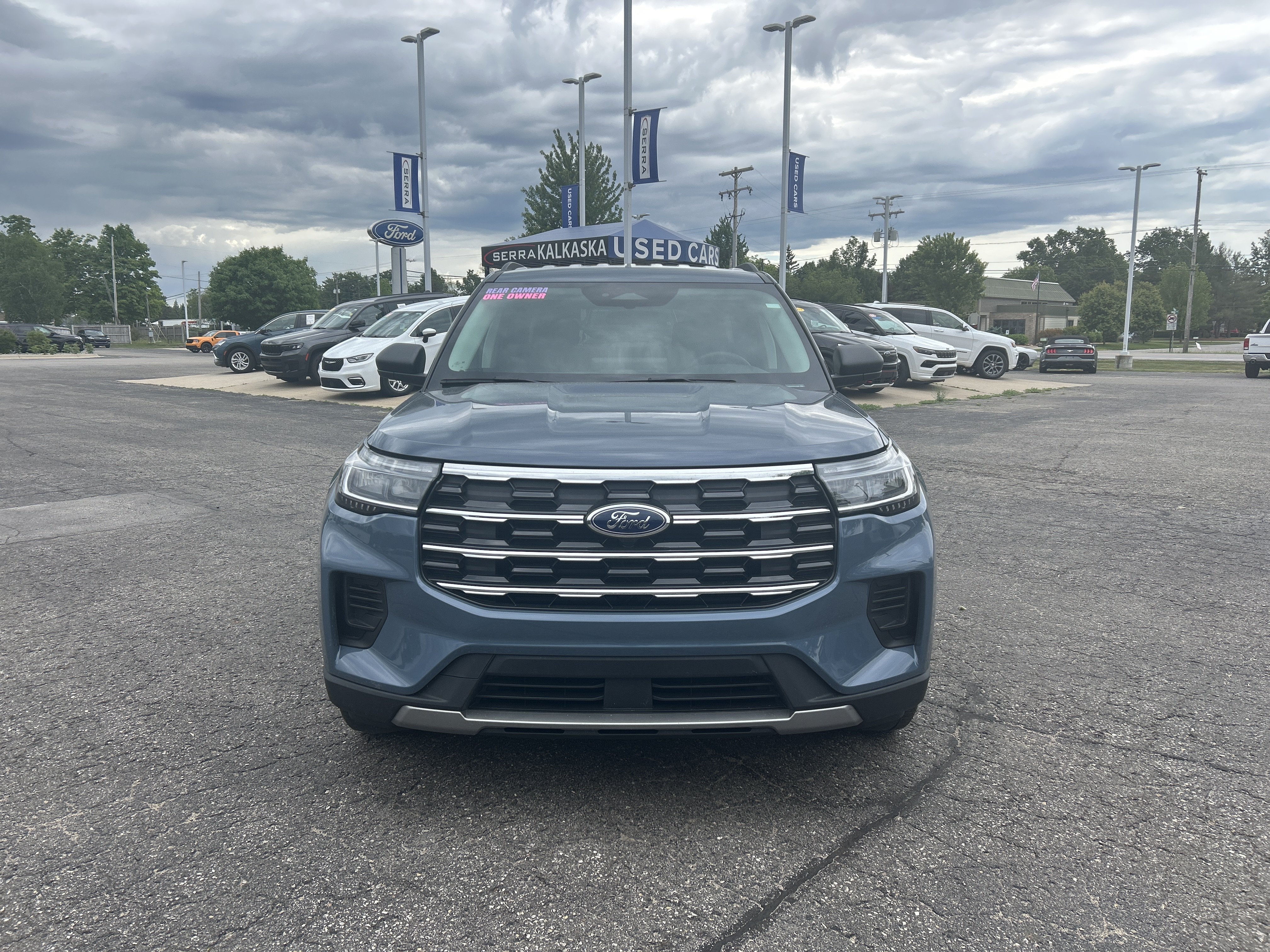 Used 2025 Ford Explorer Active AWD/4WD image 8