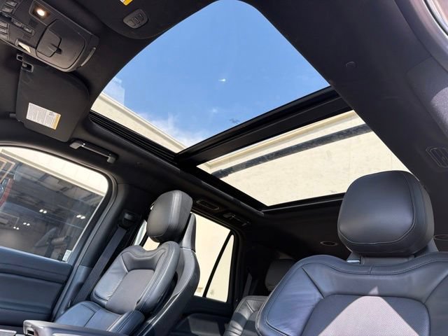 Used 2023 Lincoln Navigator L Reserve AWD/4WD image 35