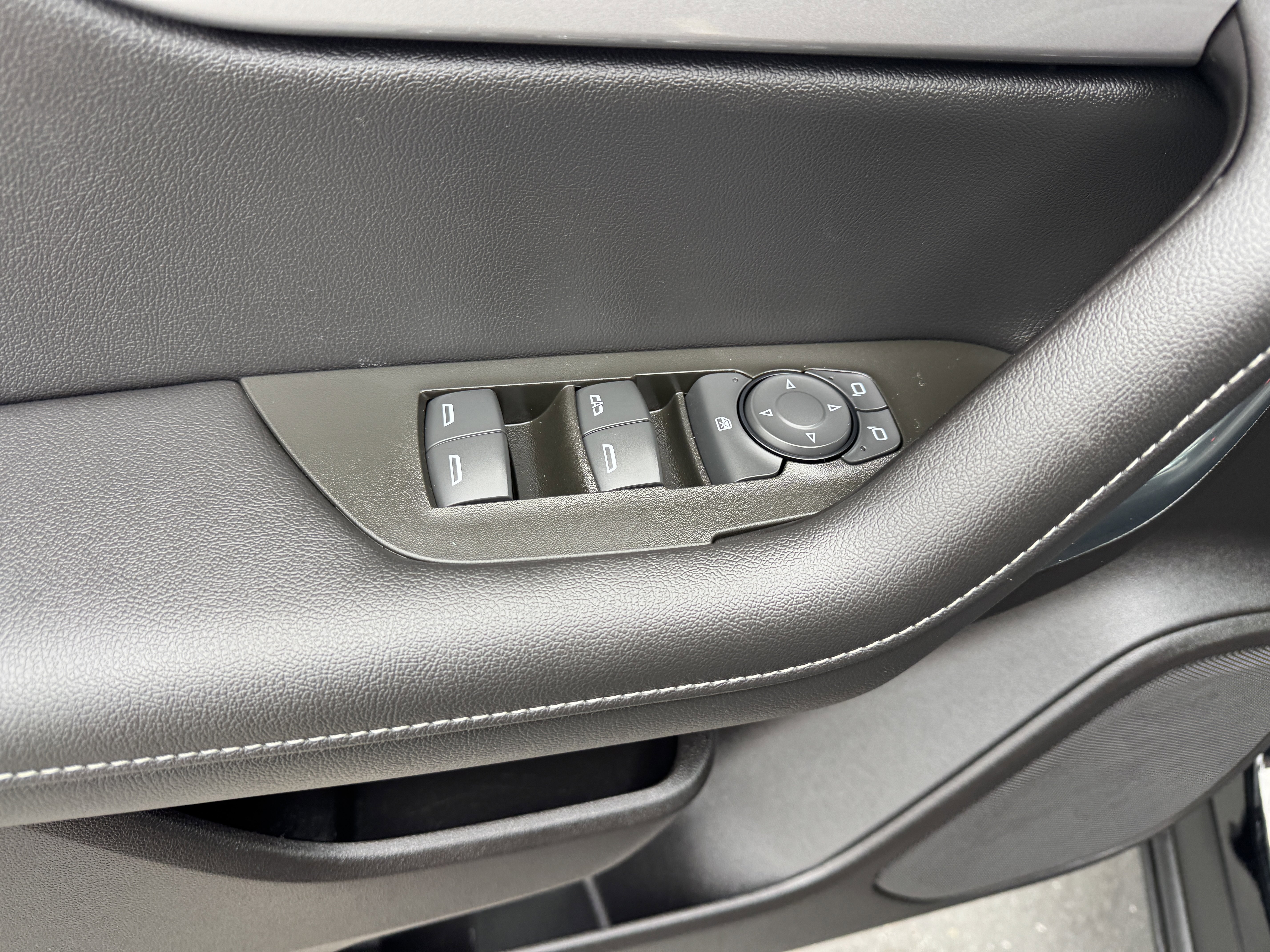 Certified 2024 Chevrolet Blazer LT image 11