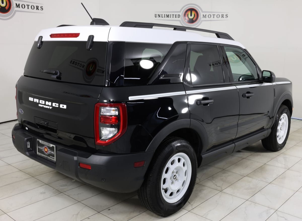 Used 2025 Ford Bronco Sport Heritage w/ Convenience Package AWD/4WD image 3