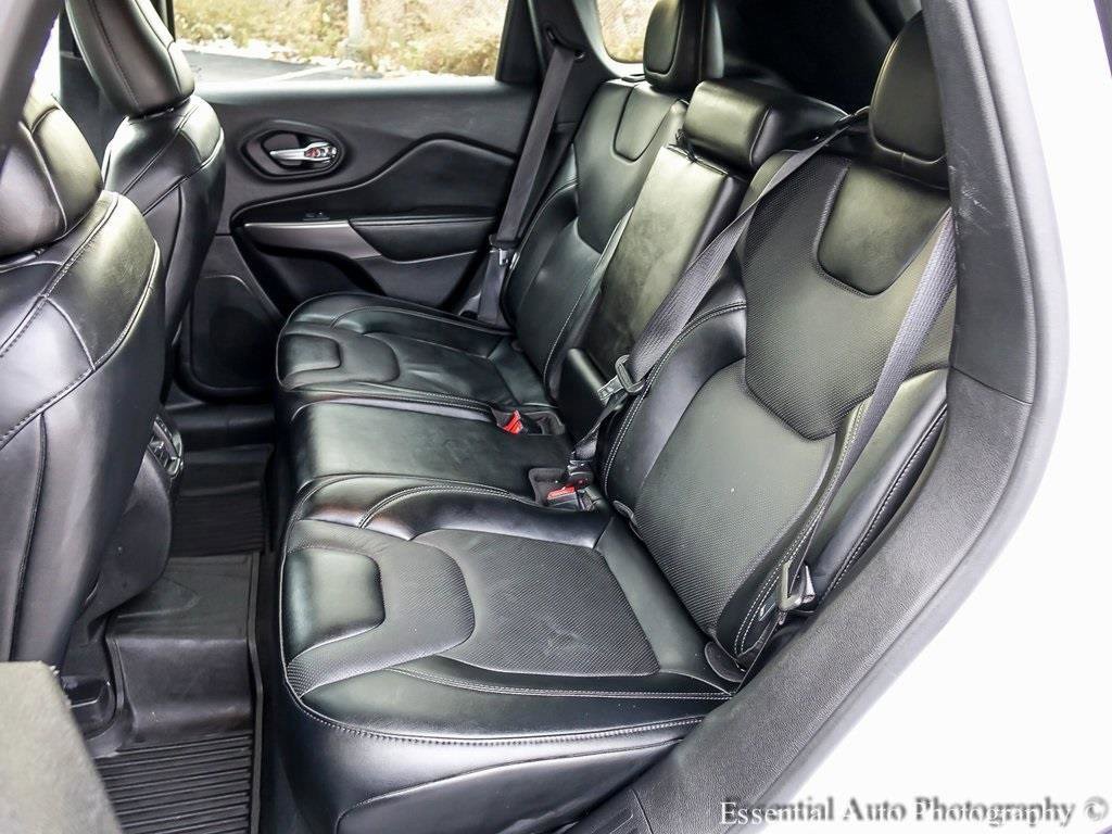 Used 2022 Jeep Cherokee Latitude Lux w/ Mopar Interior Package image 11