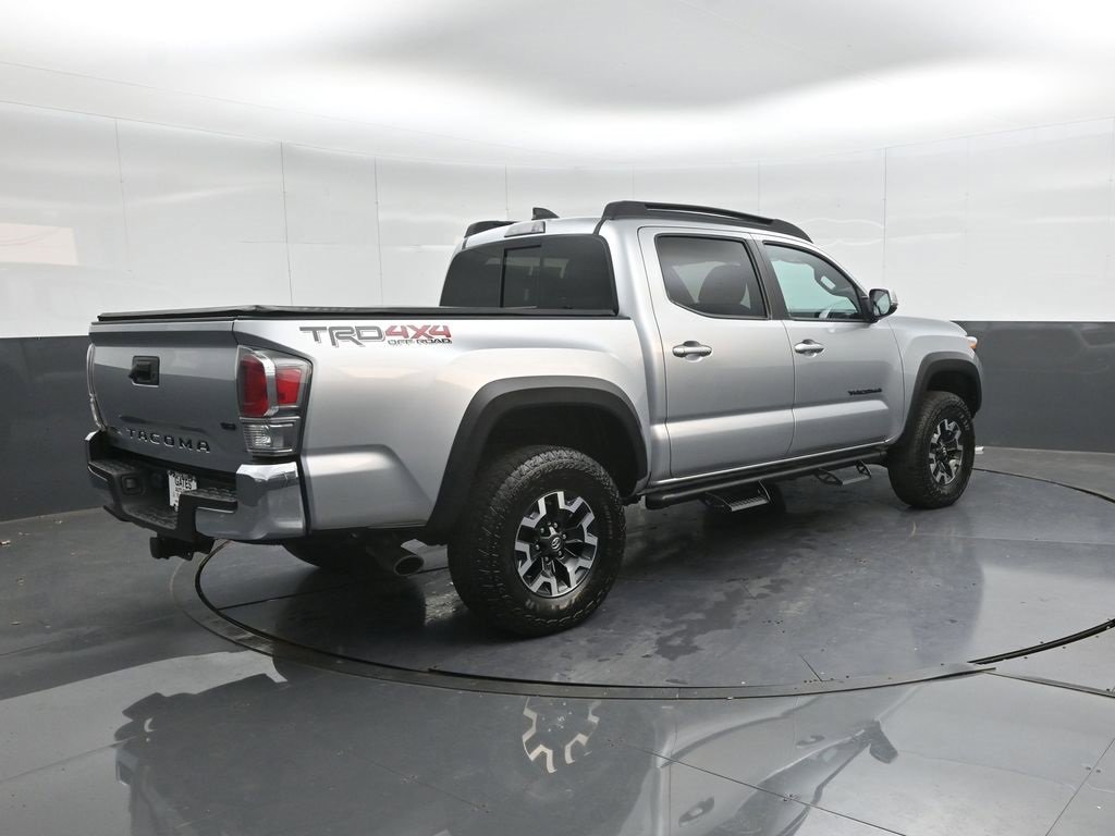 Used 2022 Toyota Tacoma TRD Off-Road image 2