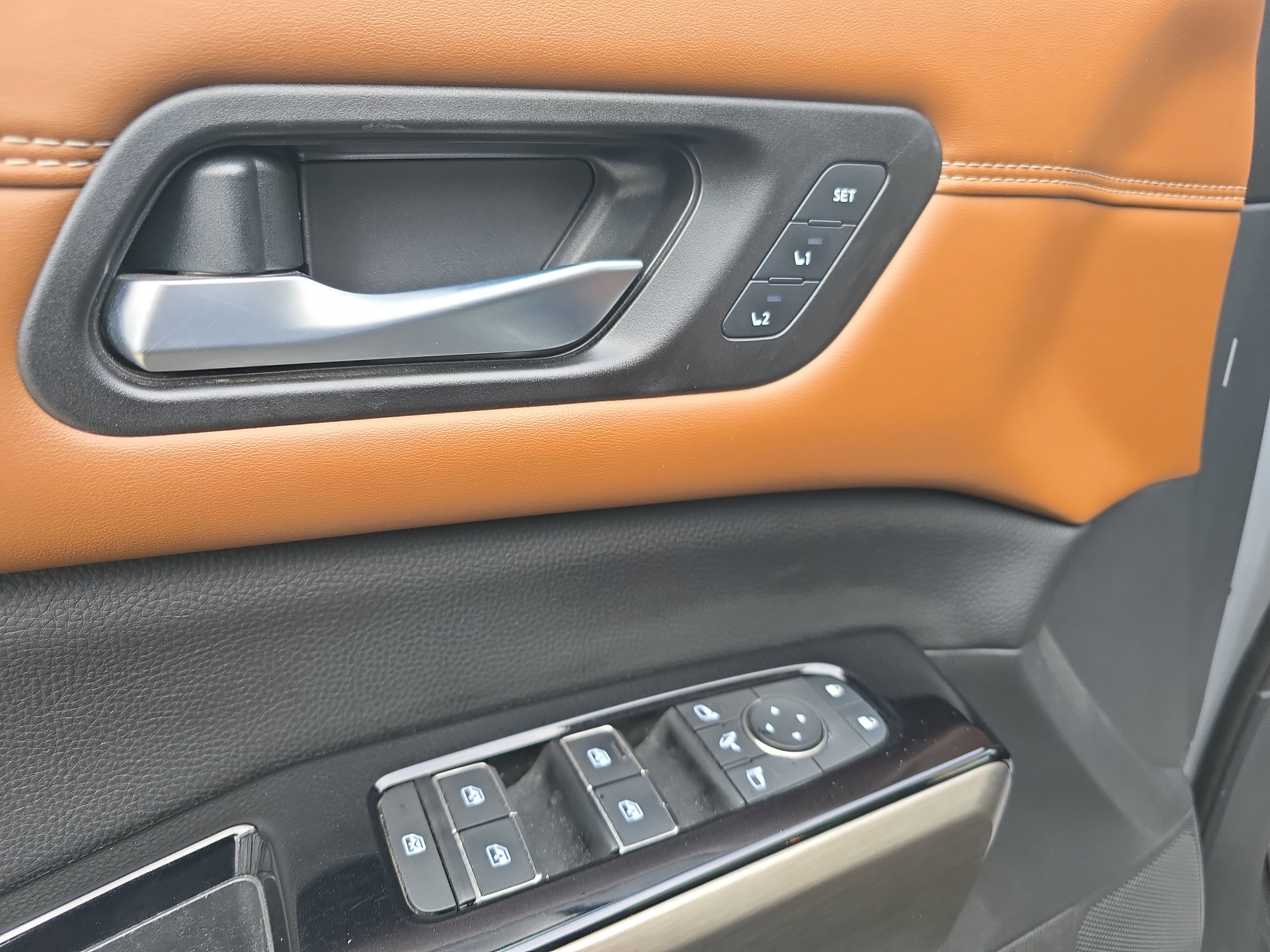 Used 2023 Nissan Pathfinder Platinum image 18