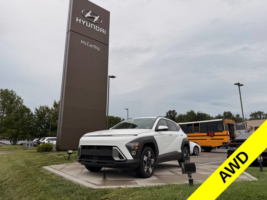 Used 2025 Hyundai Kona SEL AWD/4WD image 1