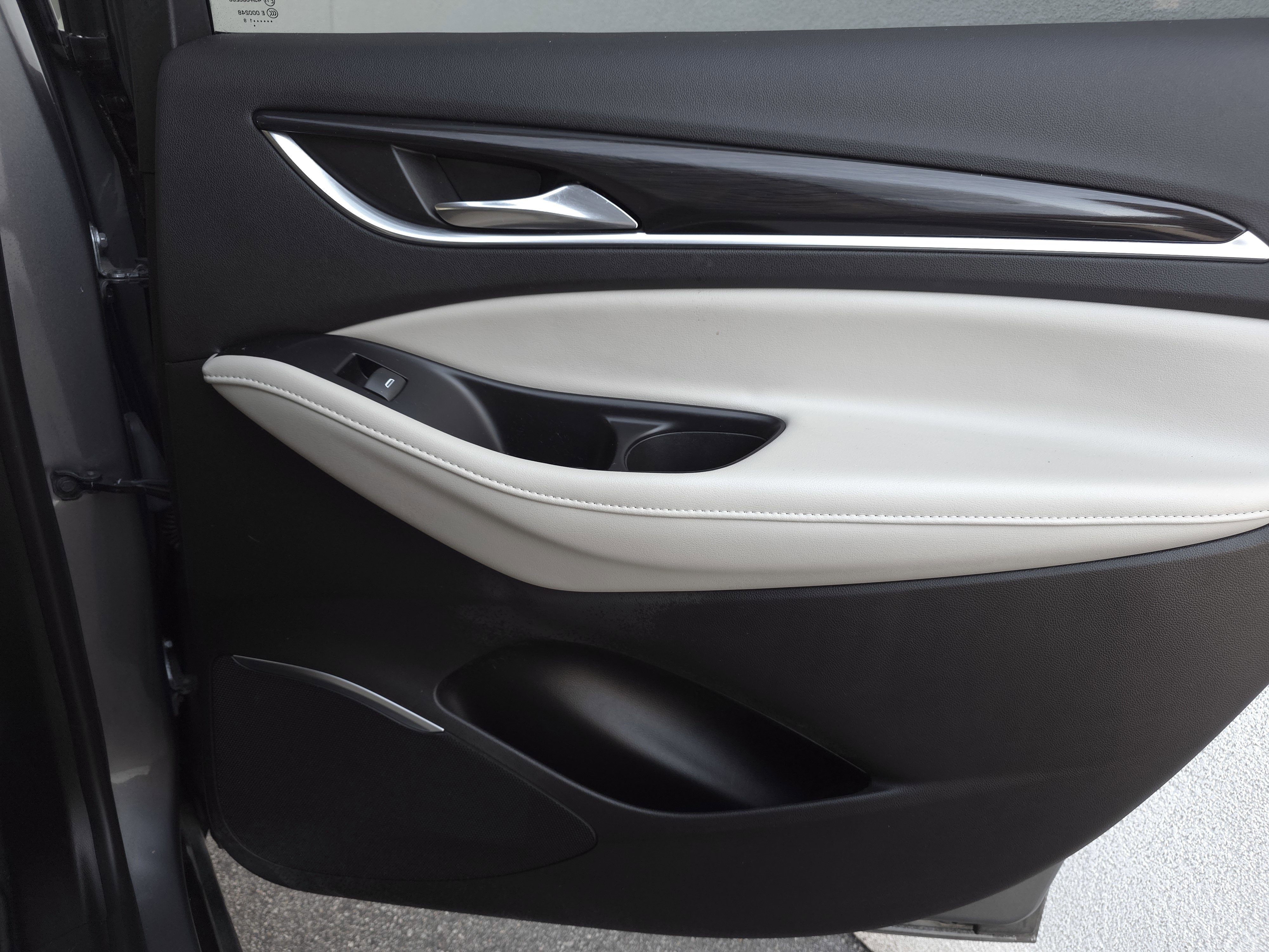 Used 2019 Buick Enclave Essence image 38