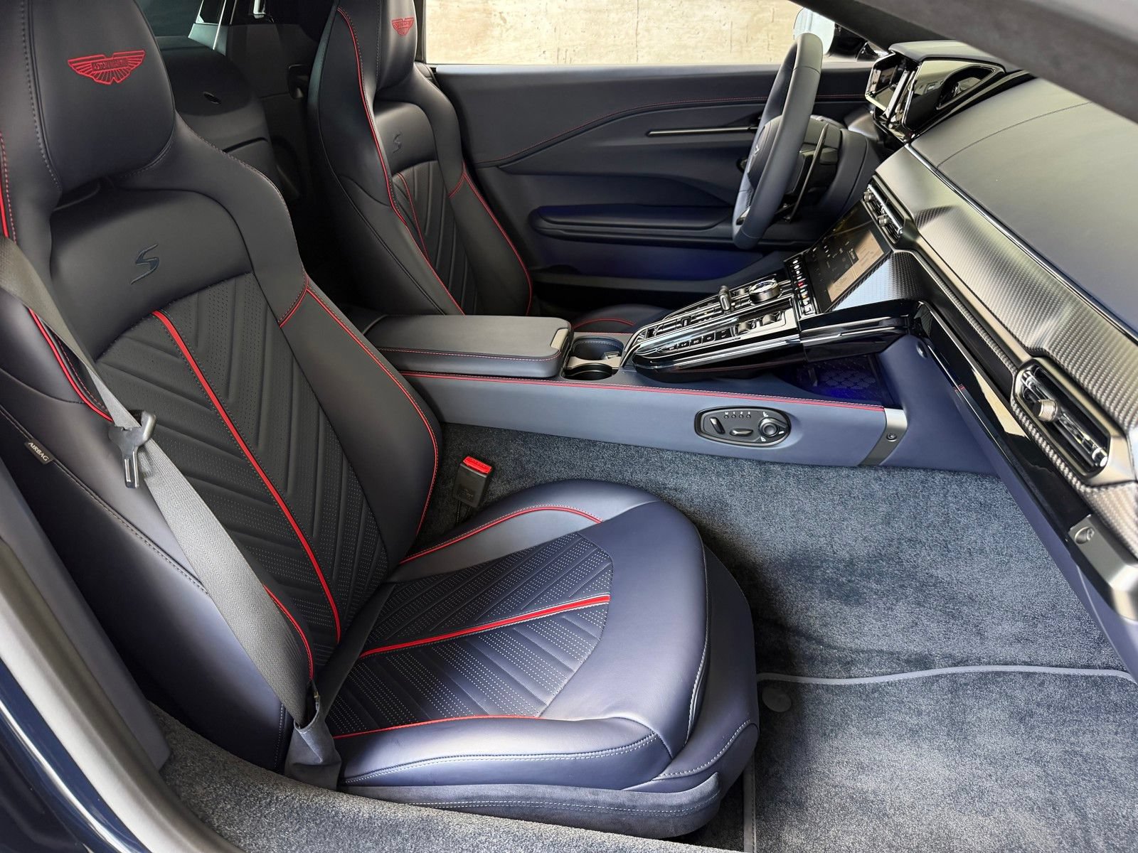 New 2026 Aston Martin V8 Vantage S RWD image 18