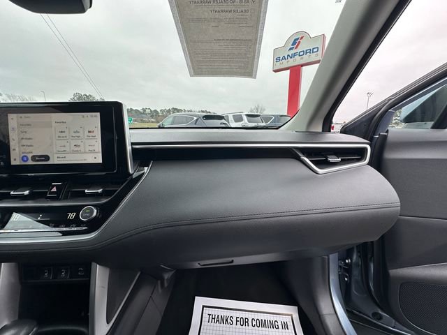 Used 2023 Toyota Corolla Cross XLE image 16