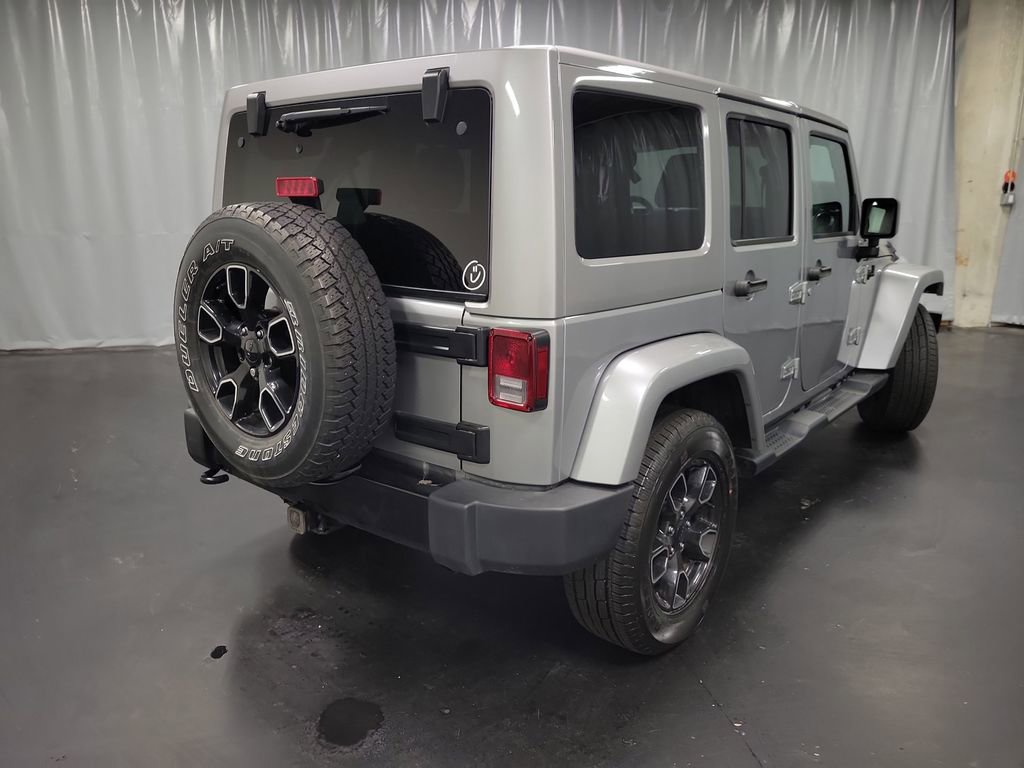 Used 2018 Jeep Wrangler Unlimited Sahara image 9