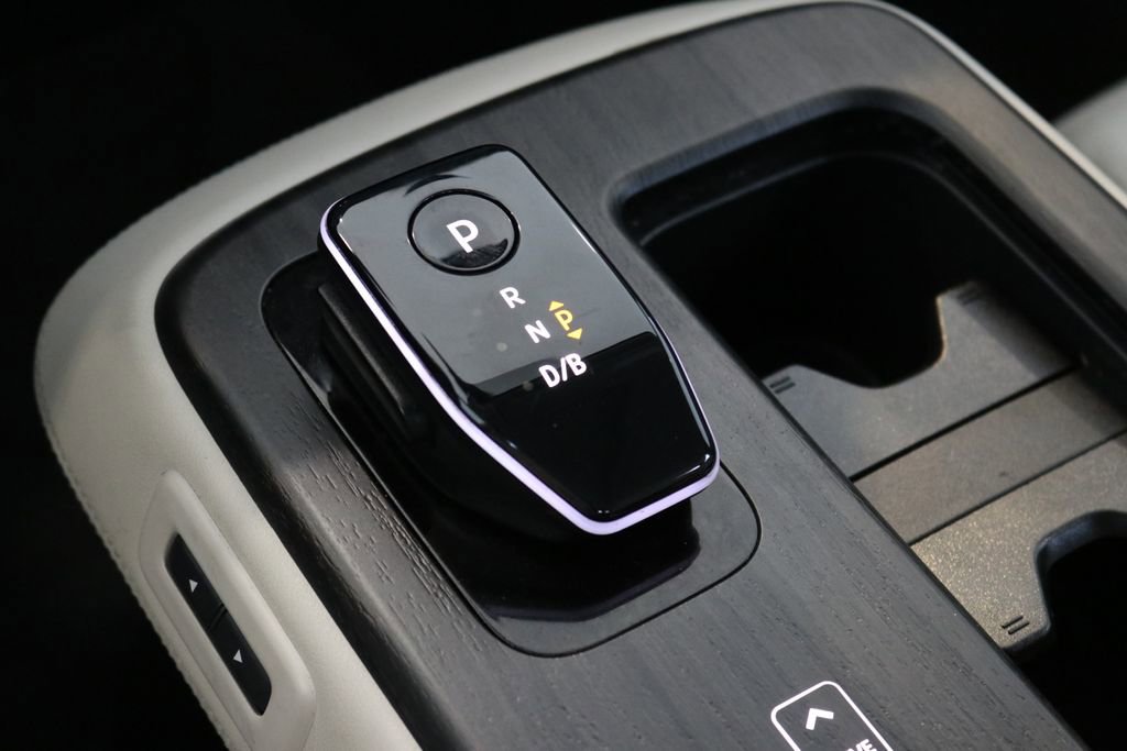 Used 2023 Nissan Ariya AWD image 55