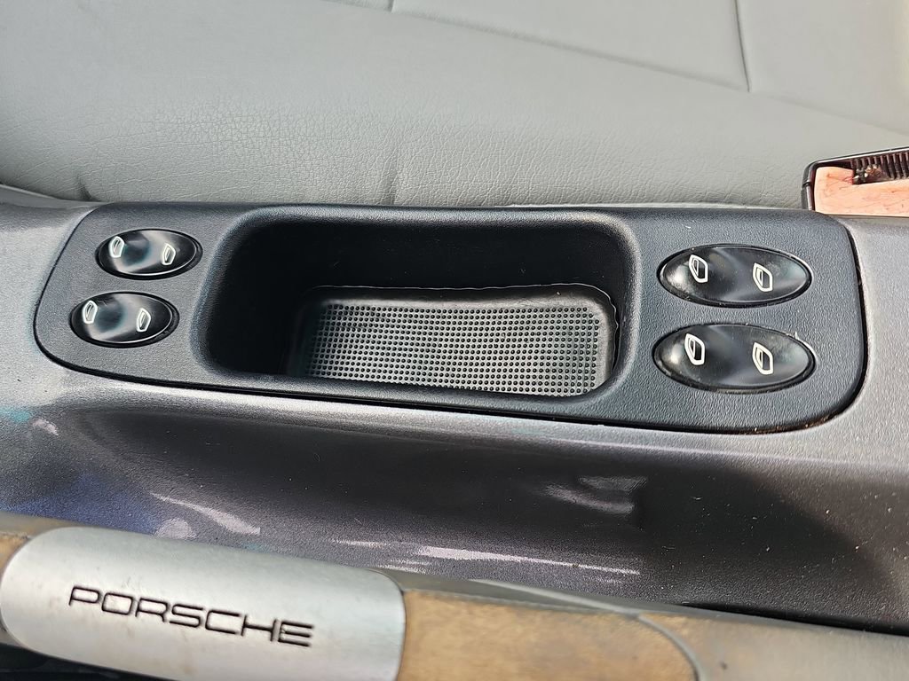 Used 2002 Porsche 911 Carrera RWD image 28