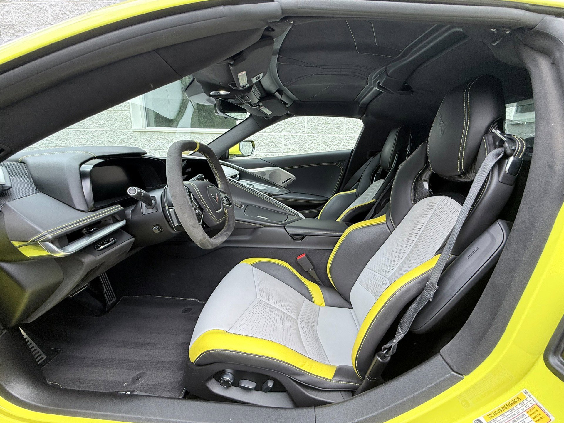 Used 2021 Chevrolet Corvette Stingray Premium Cpe w/ Z51 Performance Package RWD image 16
