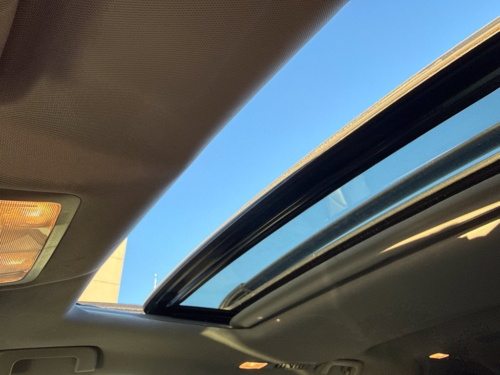 Used 2019 Toyota Highlander XLE AWD/4WD image 9