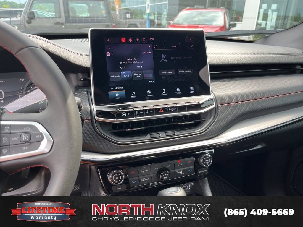 Used 2024 Jeep Compass Trailhawk AWD/4WD image 9