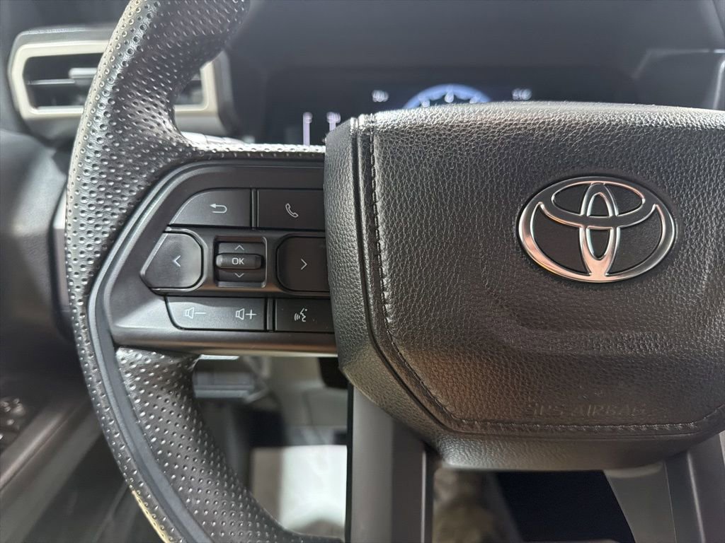 Used 2024 Toyota Tacoma SR5 AWD/4WD image 24