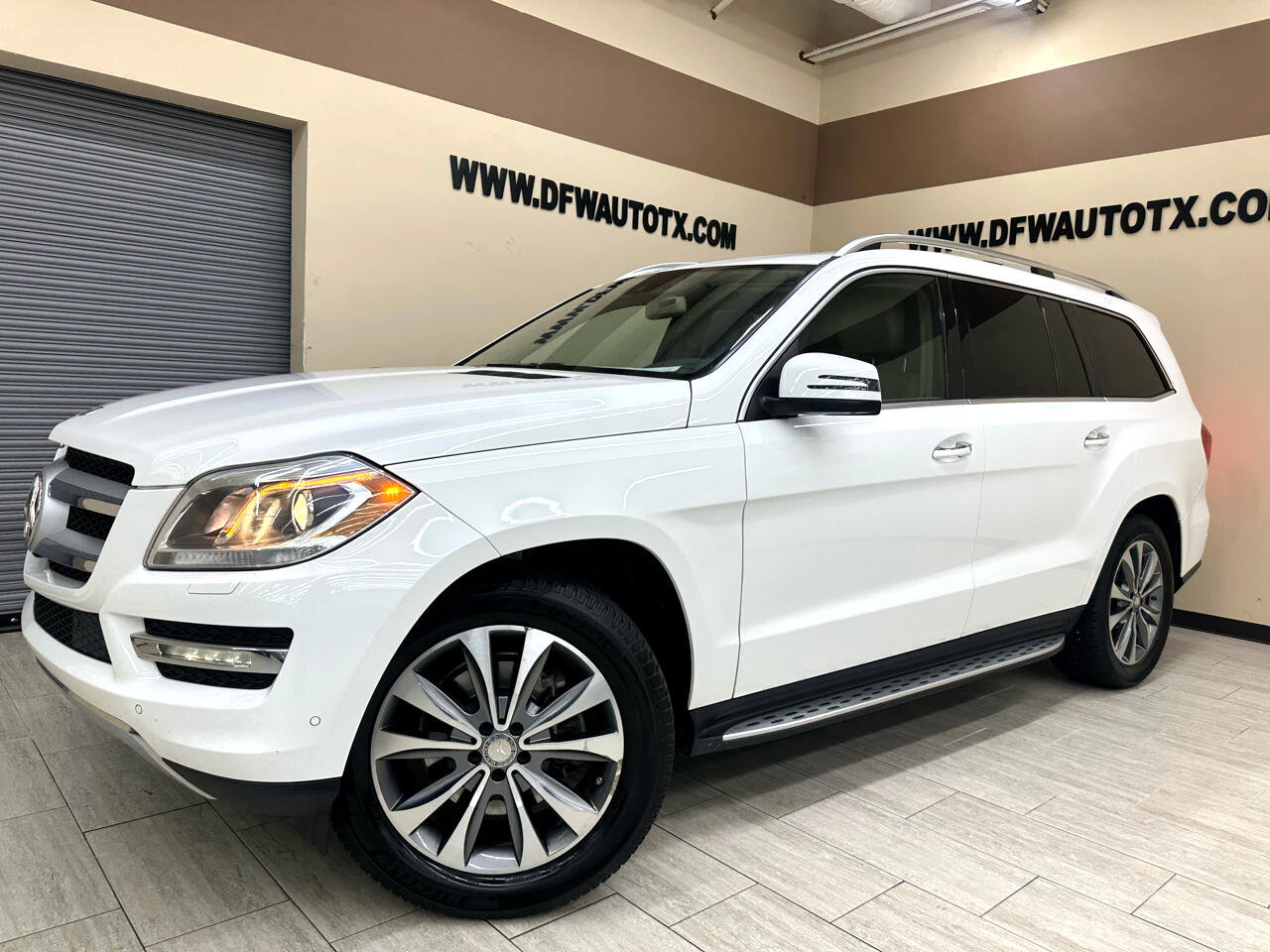 Used 2016 Mercedes-Benz GL 450 4MATIC w/ Premium I Package image 1