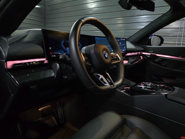 Used 2026 BMW i5 eDrive40 w/ M Sport Package image 10