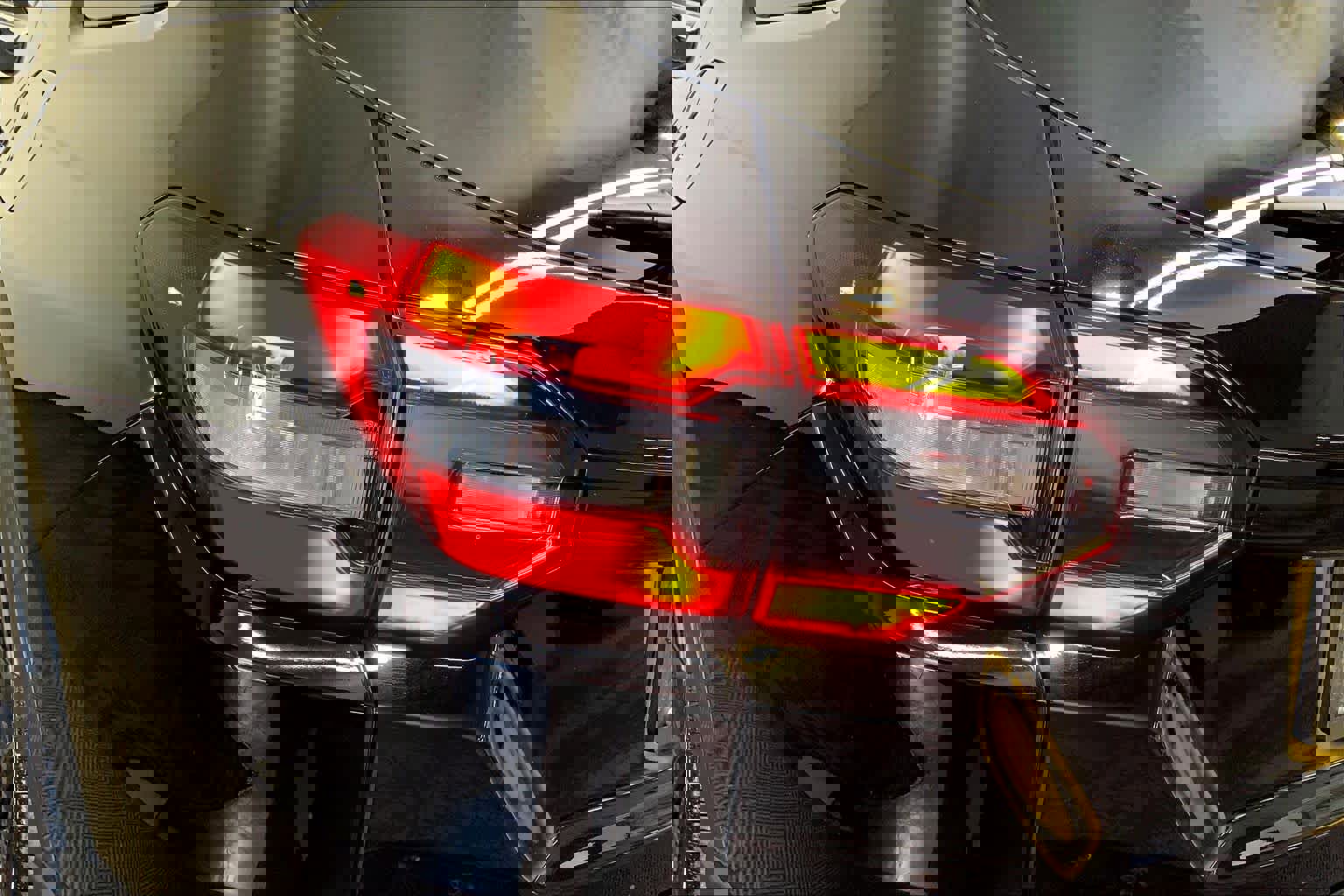 Used 2025 Honda Pilot Black Edition image 30