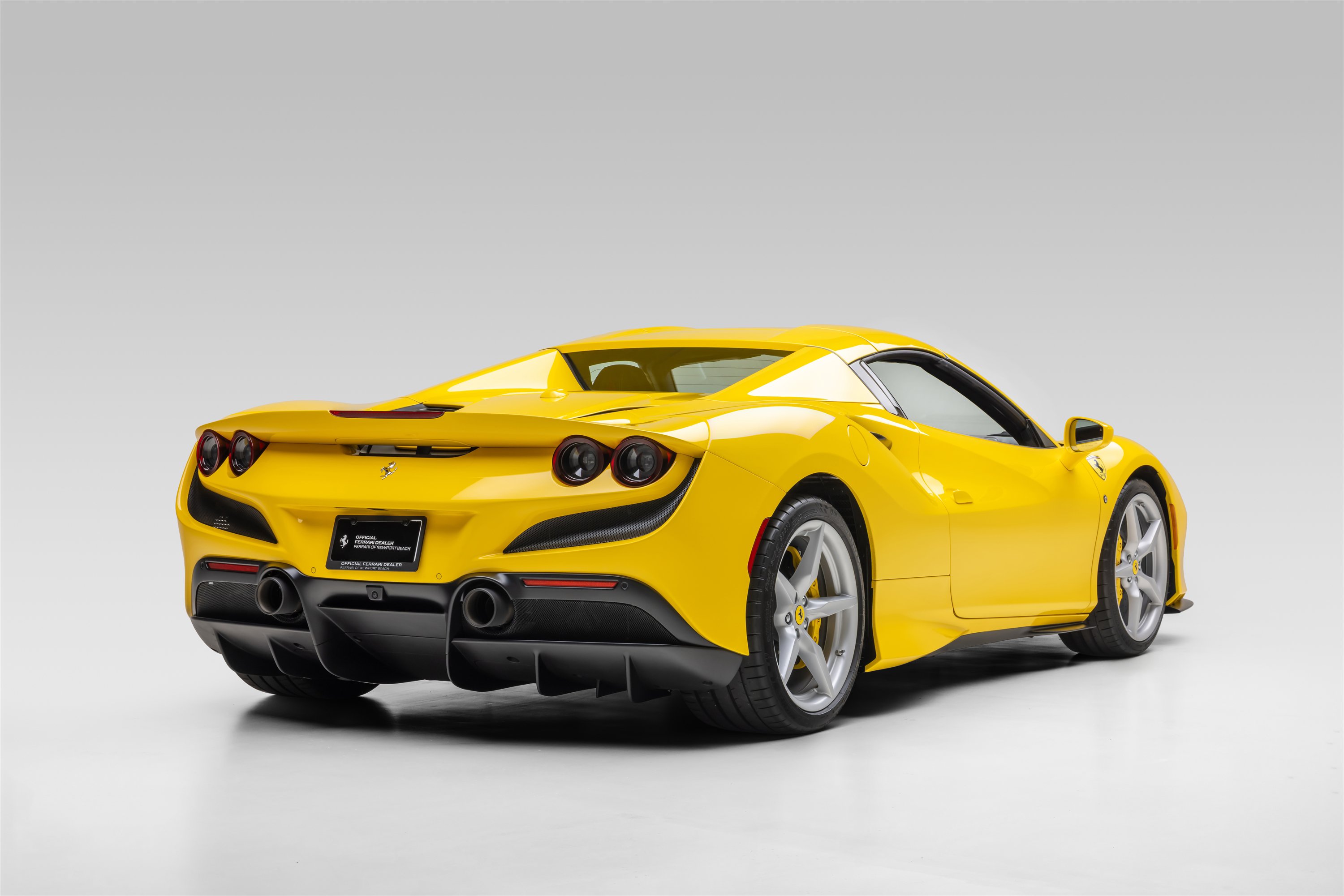 Certified 2022 Ferrari F8 Tributo RWD image 7