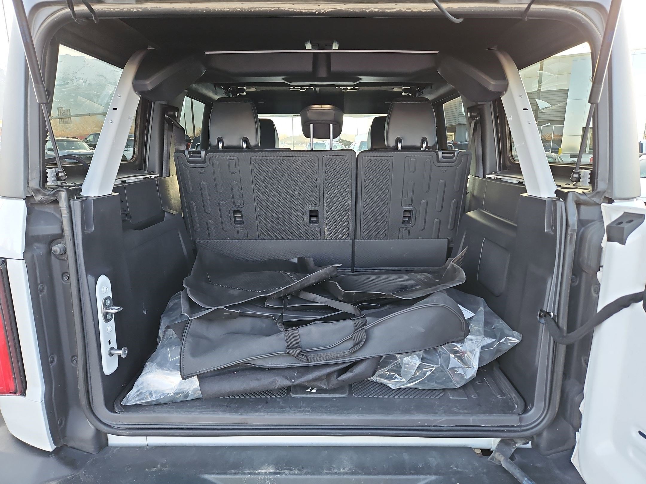 Used 2023 Ford Bronco Wildtrak image 44
