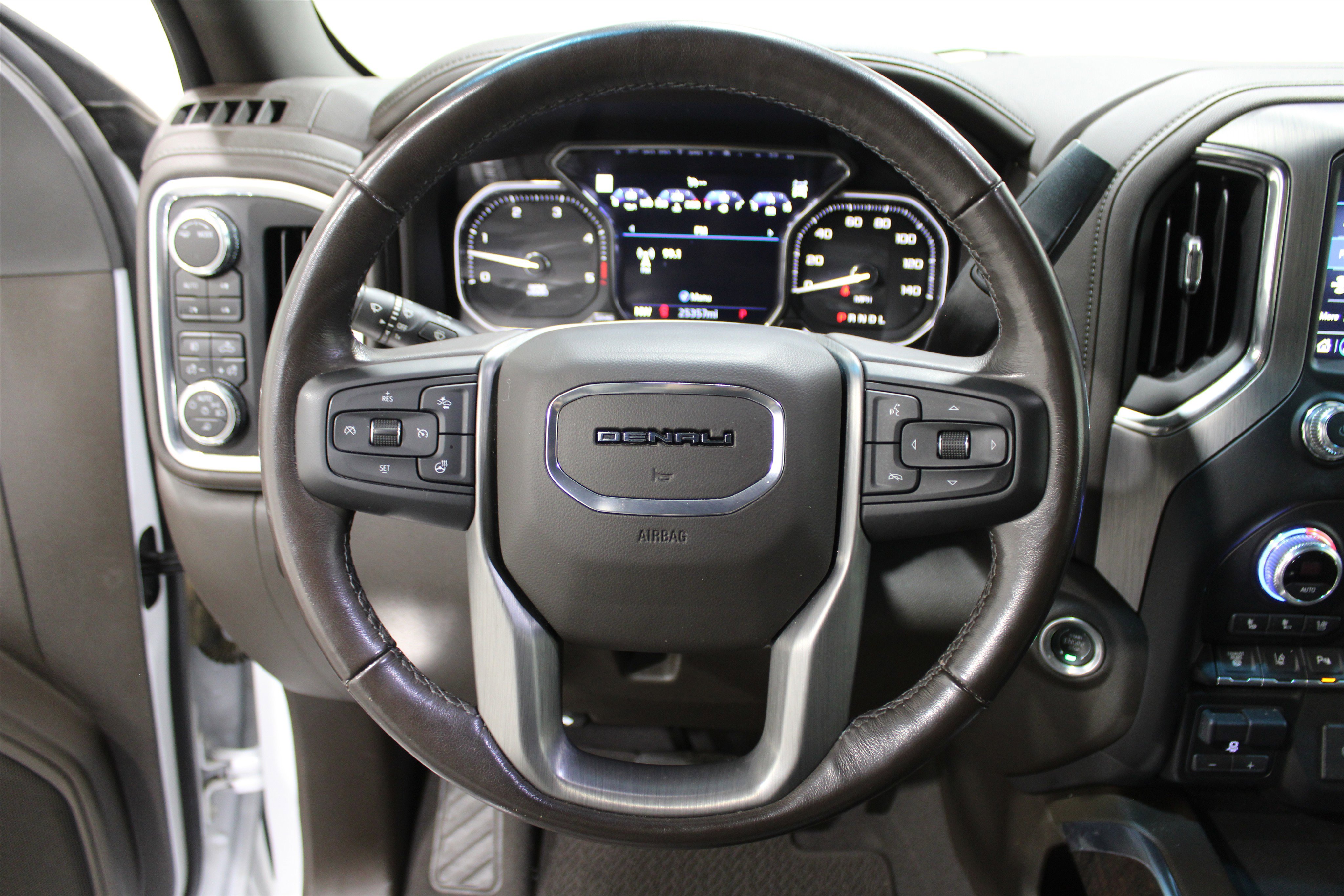 Used 2022 GMC Sierra 2500 Denali image 11