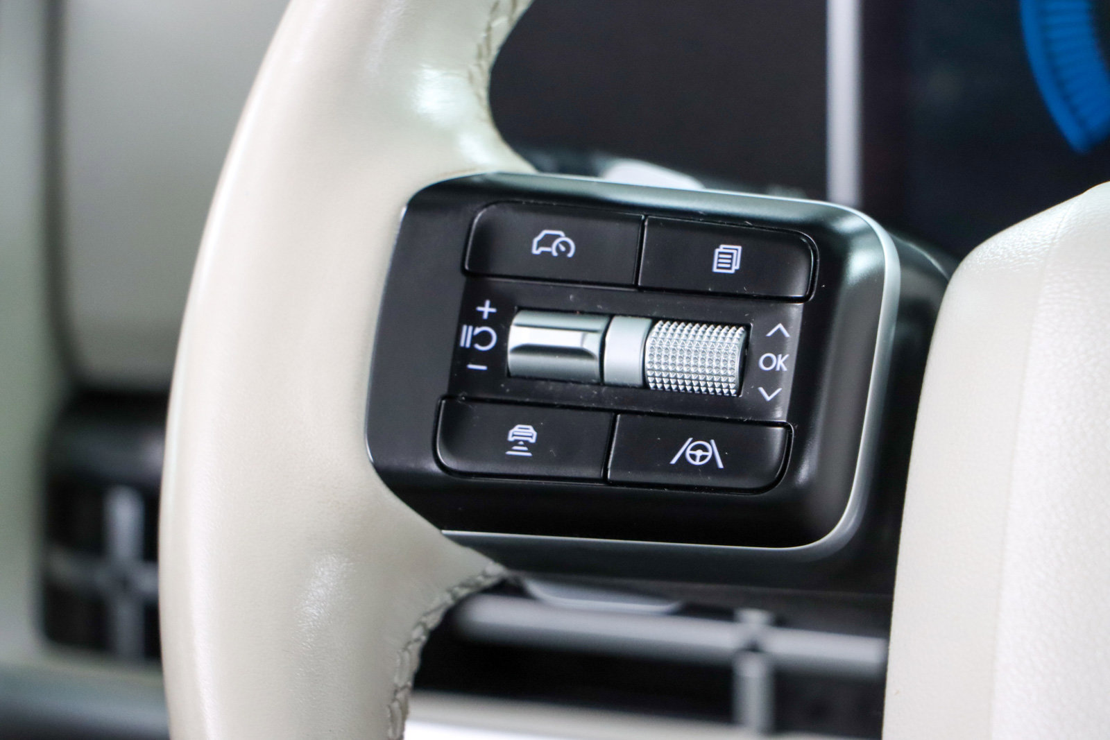 Used 2024 Hyundai Santa Fe SEL image 13