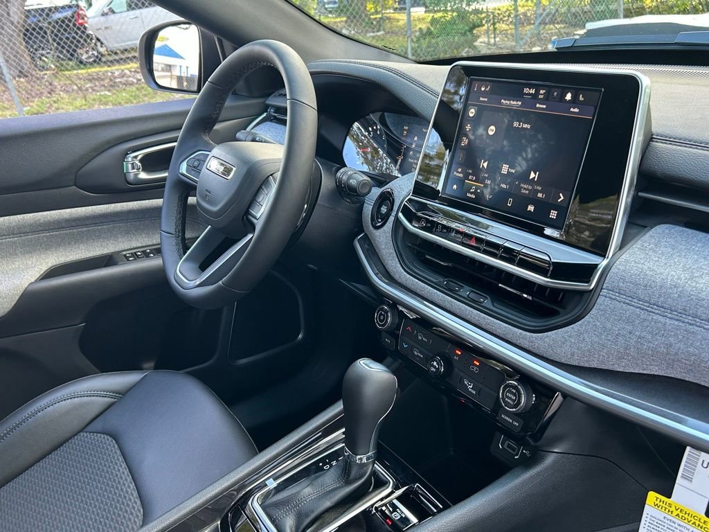 New 2026 Jeep Compass Latitude image 30