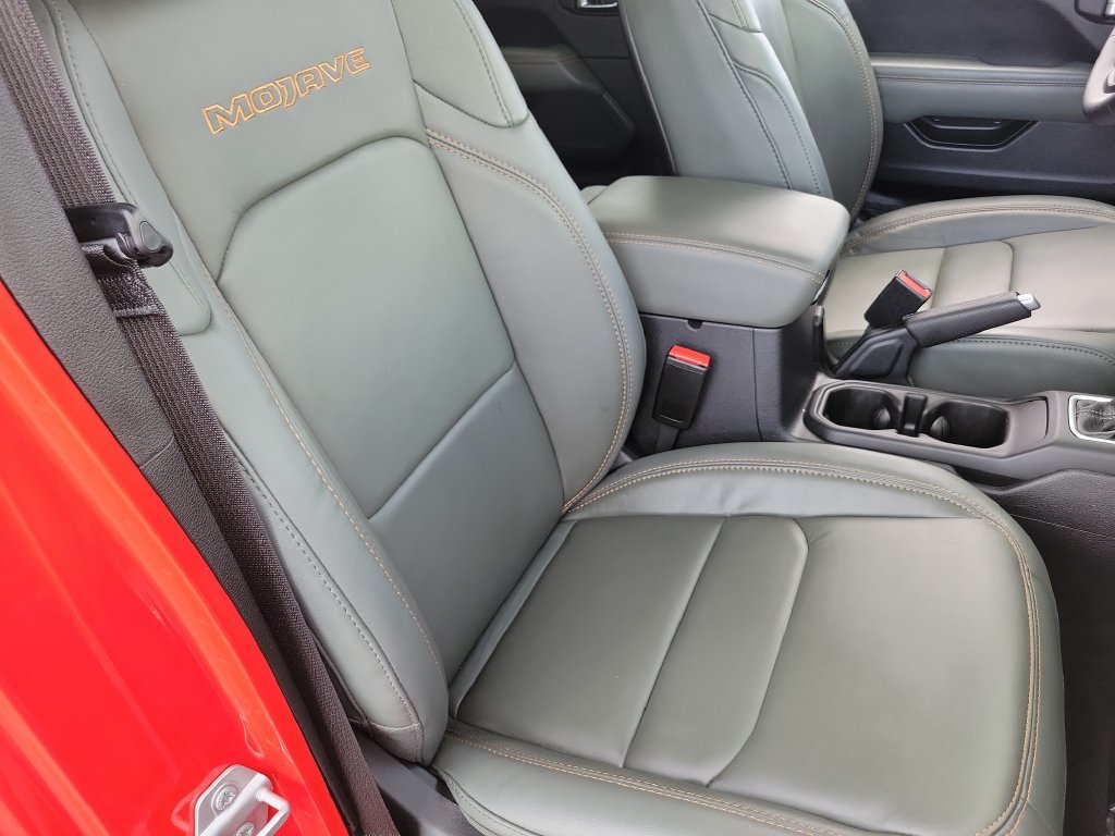 Used 2025 Jeep Gladiator Mojave AWD/4WD image 20