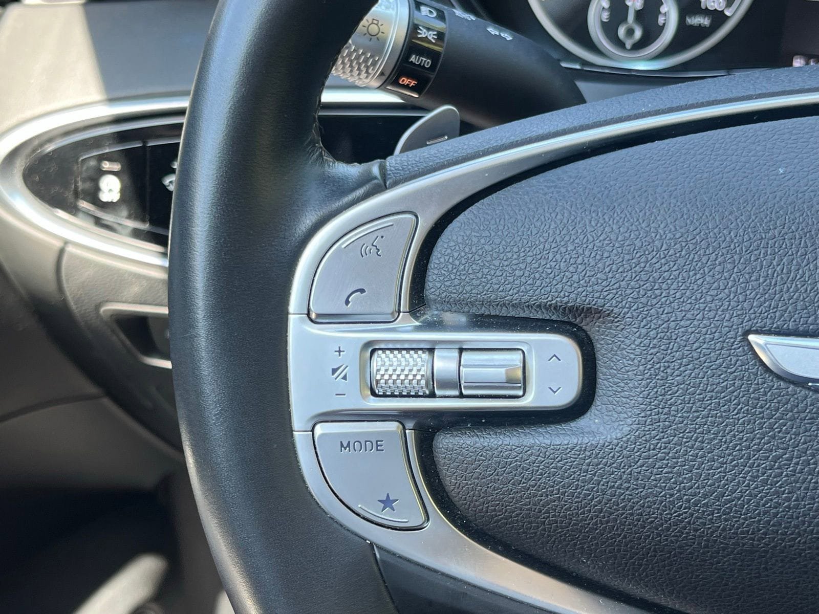 Used 2025 Genesis GV70 2.5T AWD/4WD image 25