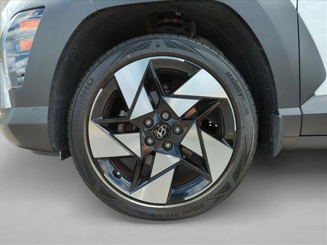 Used 2024 Hyundai Kona Limited AWD/4WD image 24