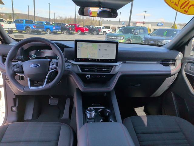Used 2025 Ford Explorer ST-Line image 2