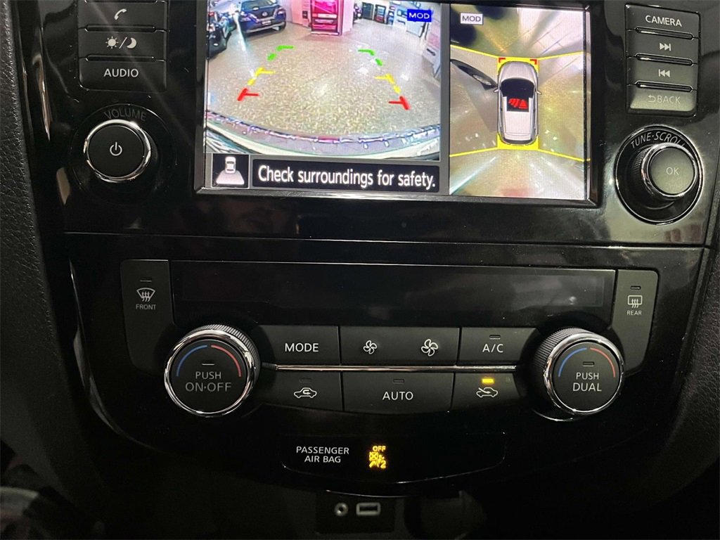 Used 2022 Nissan Rogue Sport SV w/ Technology Package image 19