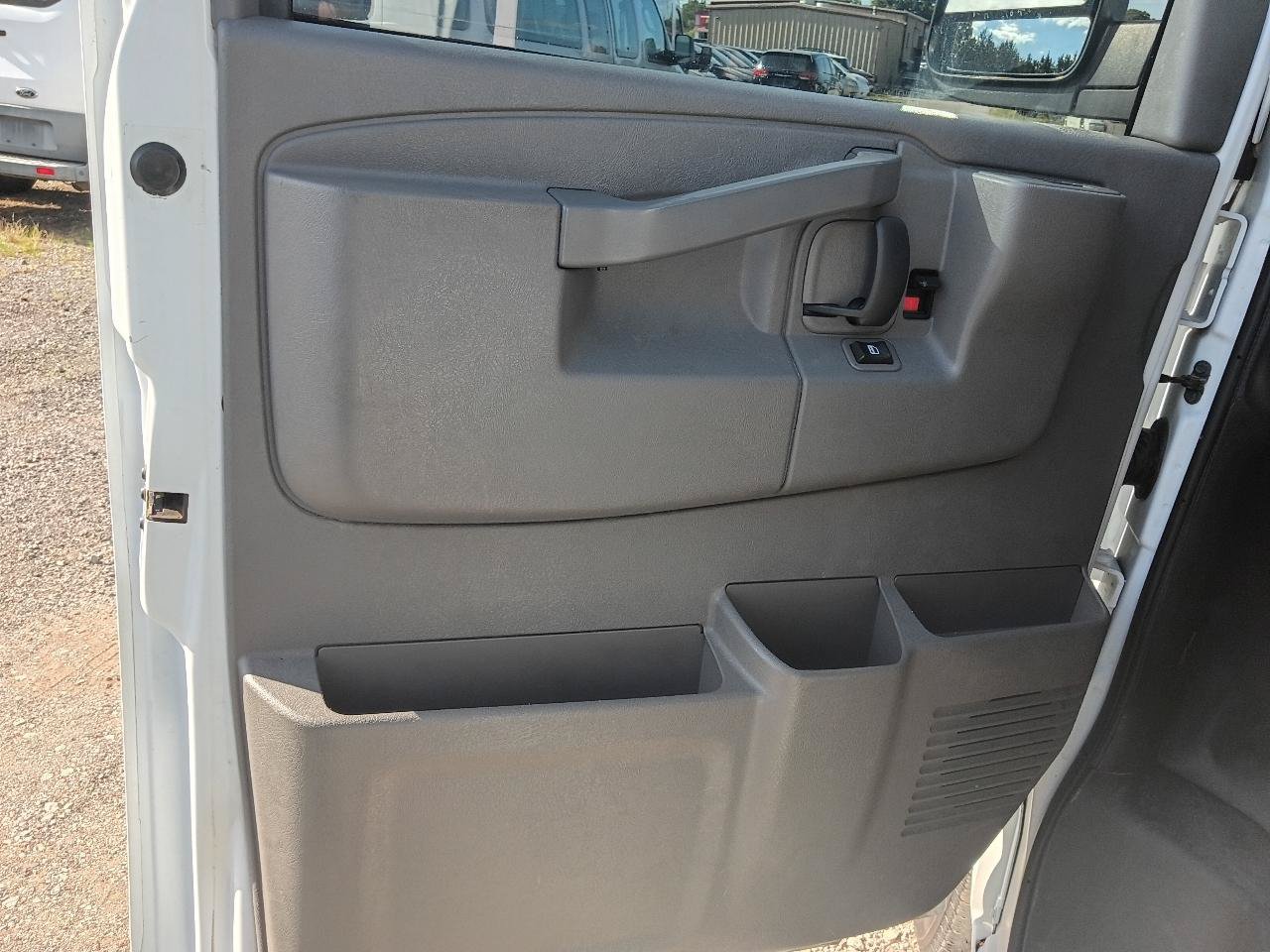 Used 2019 Chevrolet Express 3500 LS RWD image 9