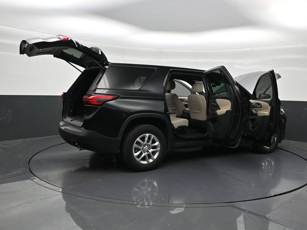Used 2023 Chevrolet Traverse LS FWD image 32