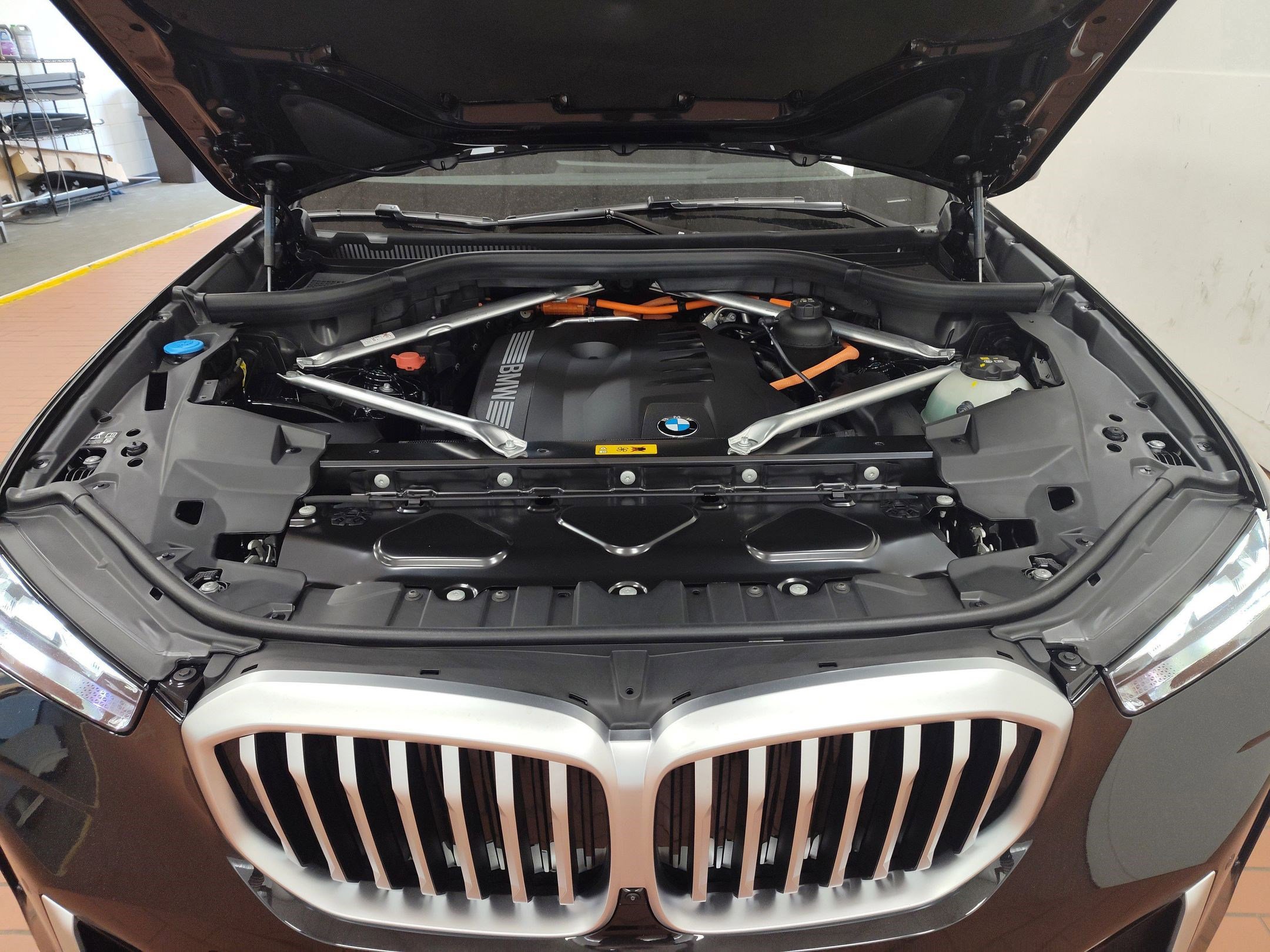 Used 2026 BMW X5 xDrive50e w/ Premium Package image 32