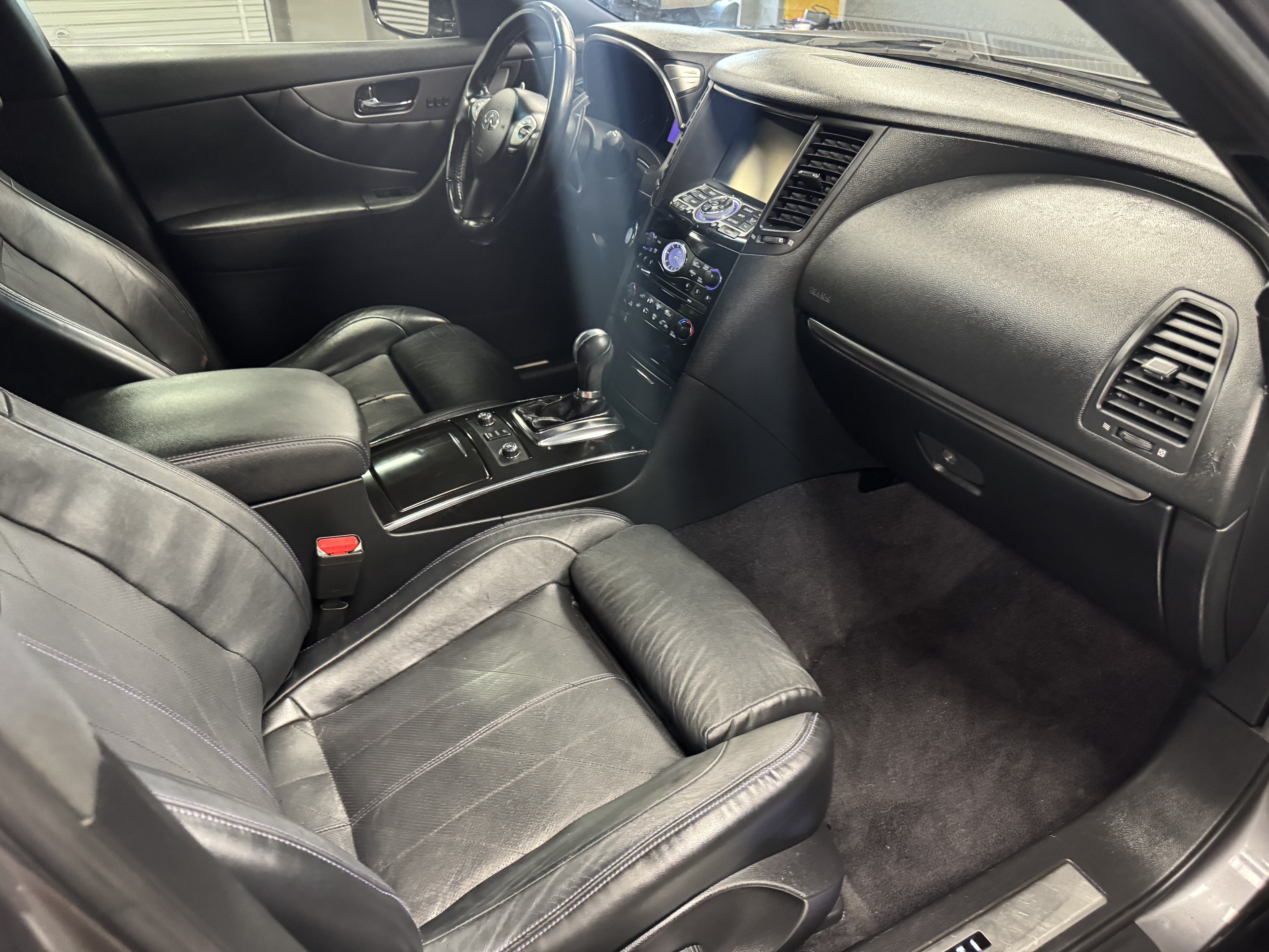Used 2015 INFINITI QX70 2WD w/ Premium Package image 16