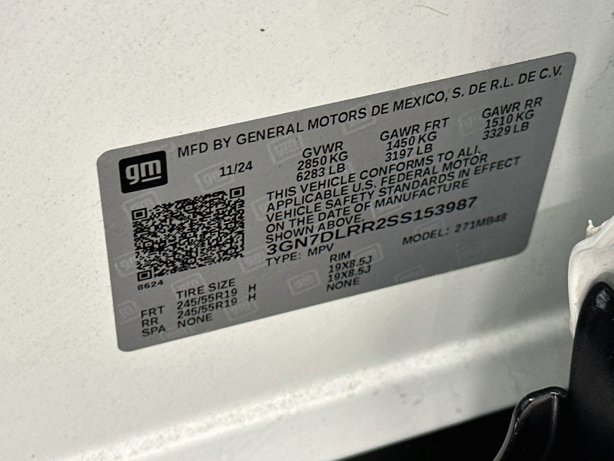 Used 2025 Chevrolet Equinox EV LT w/ Convenience Package AWD/4WD image 12