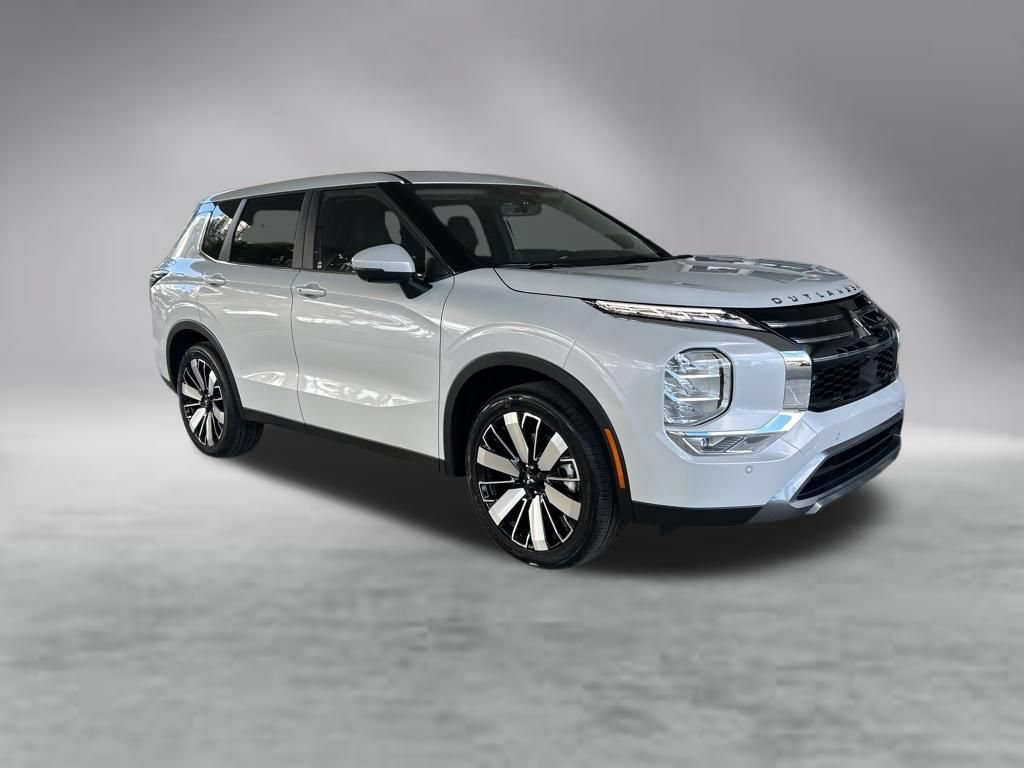 New 2026 Mitsubishi Outlander SE FWD image 2