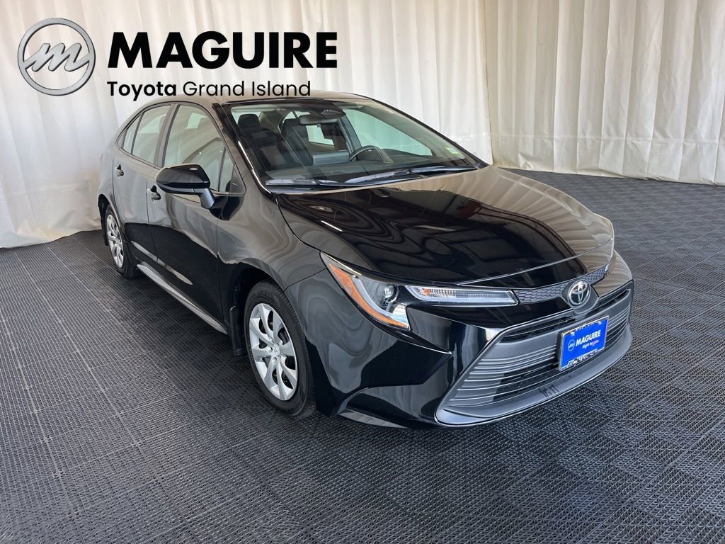 Used 2025 Toyota Corolla LE FWD image 32