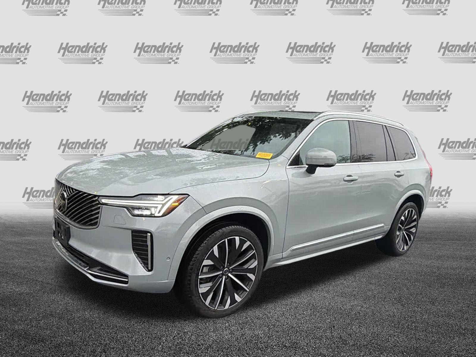 Used 2025 Volvo XC90 B5 Plus image 8