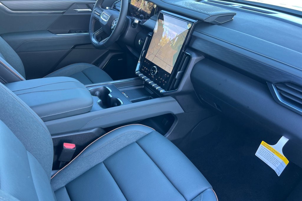 New 2026 GMC Acadia AT4 w/ Luxury Package image 14