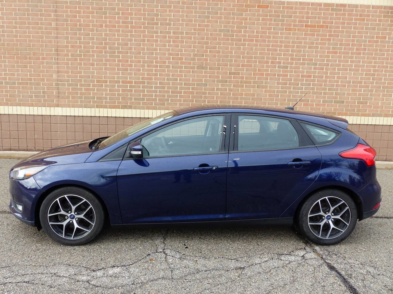 Used 2017 Ford Focus SEL image 7