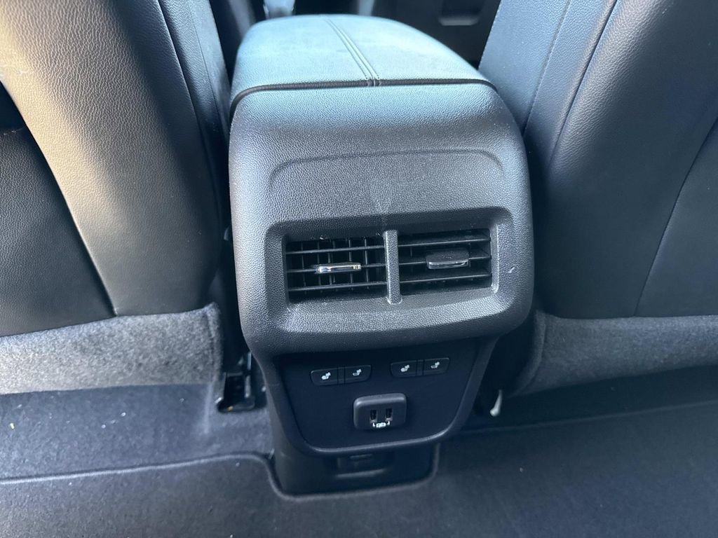 Used 2023 Chevrolet Equinox Premier image 21