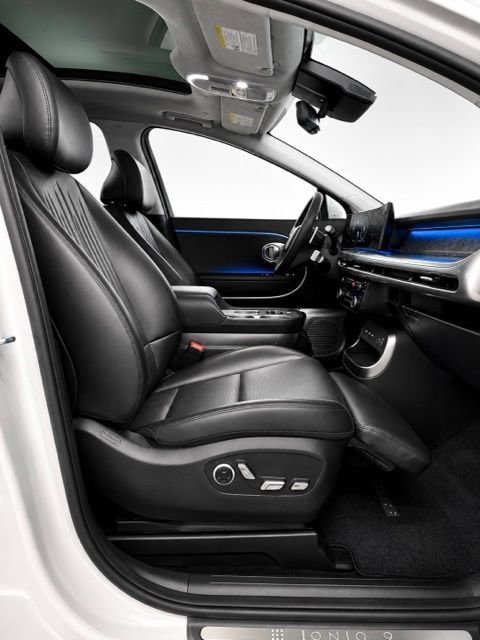 Used 2026 Hyundai Ioniq 9 Calligraphy AWD/4WD image 17
