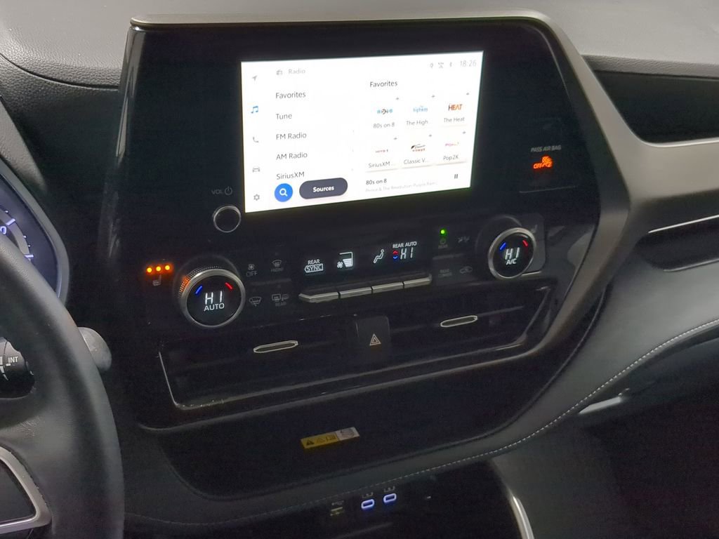 Used 2023 Toyota Highlander XLE image 27