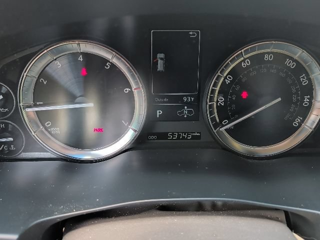 Used 2021 Lexus LX 570 4WD w/ Luxury Package image 16